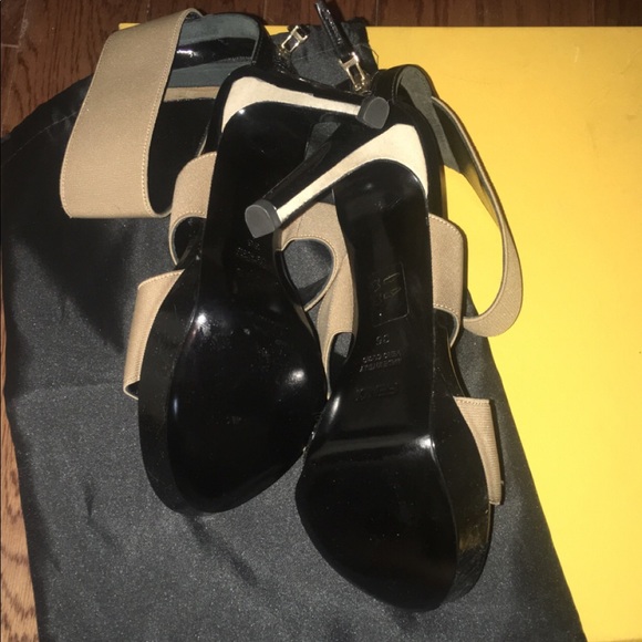 Fendi sandal heels - Picture 3 of 3